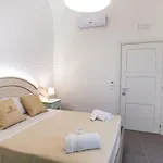 Oda ve Kahvaltı Le Stanze Del Duomo Lecce
